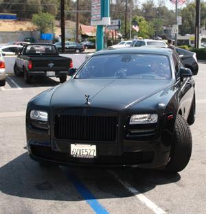 Kim Kardashian - Spotted inside a Rolls Royce in Los Angeles (31.05.2013) 