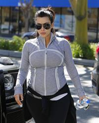 Kim Kardashian - Heads to the gym in Studio City (16.04.2013) 