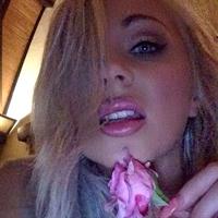 Krystal Dawson taking a selfie