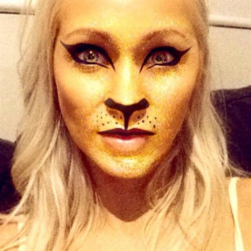 Krystal Dawson taking a selfie