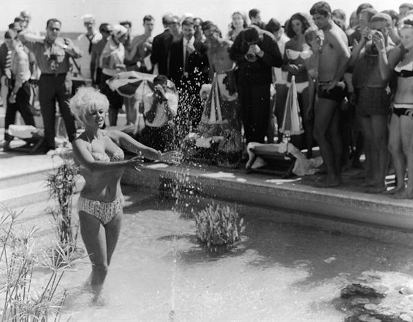 Jayne Mansfield in a bikini