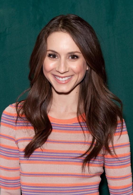 Troian Bellisario