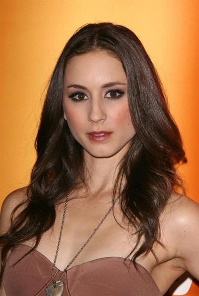 Troian Bellisario