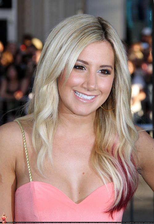 Ashley Tisdale the Lucky One premiere in Los Angeles on April 16, 2012