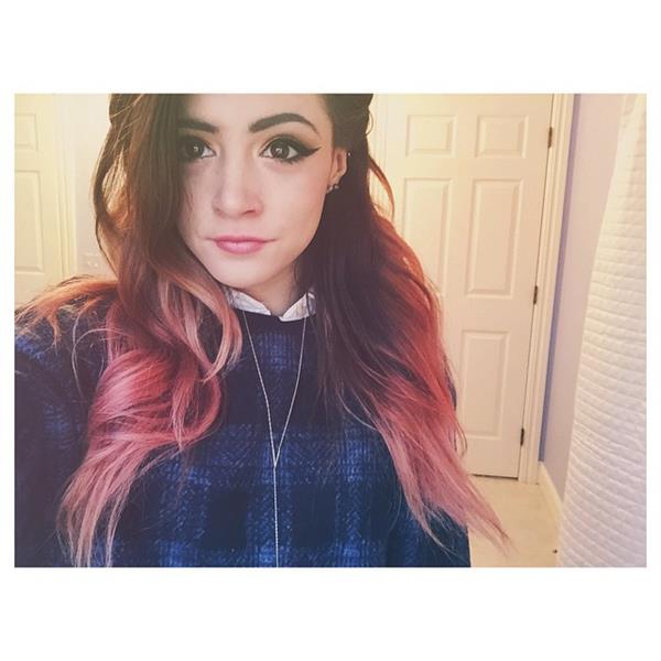 Chrissy Costanza taking a selfie