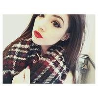 Chrissy Costanza taking a selfie