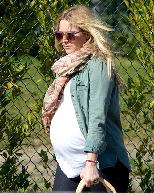 Kristen Bell - Running errands in Los Angeles on February 27, 2013