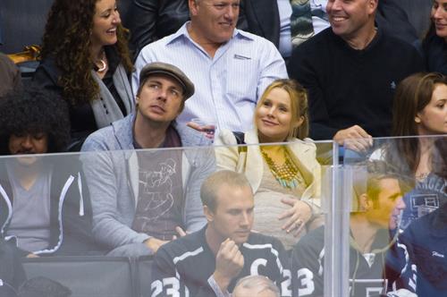 Kristen Bell with DaShepard at the Staples Center in Los Angeles (Feb 27, 2013) 