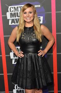Kristen Bell at the 2013 CMT Music Awards in Nashville - June 5, 2013 