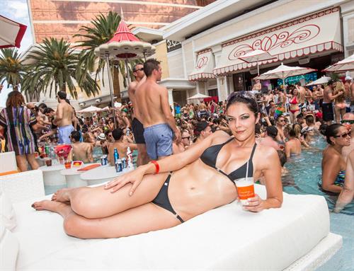 Adrianne Curry - Celebrates her 30th Birthday at Encore Beach Club in Las Vegas - August 4 2012