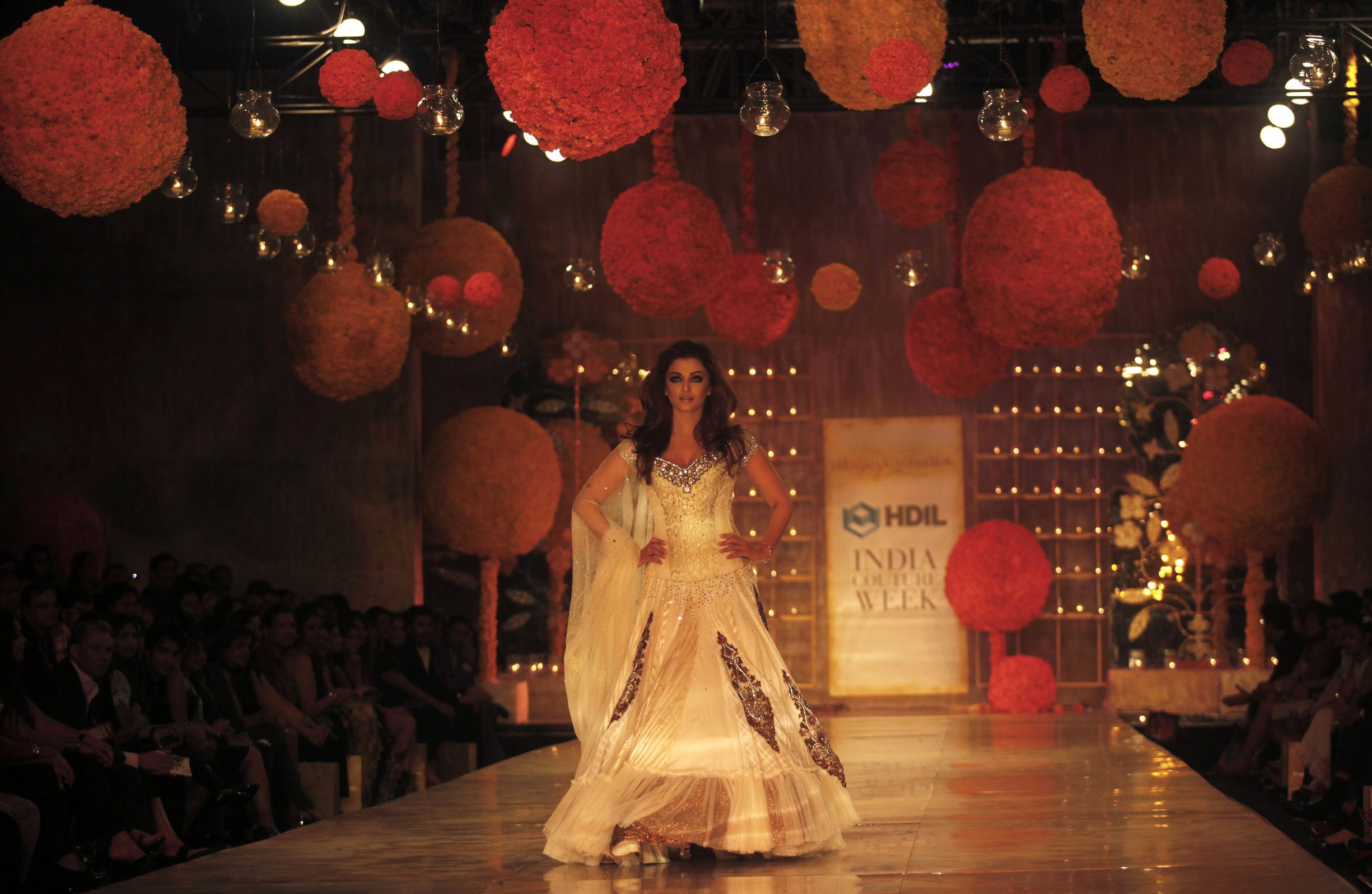 Aishwarya Rai Bachchan Pictures Aishwarya Rai Manish Malhotra Creations during hdil India Couture week in Mumbai on October 6, 2010