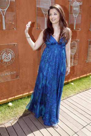Aishwarya Rai at the french open in Paris on June 5, 2010 