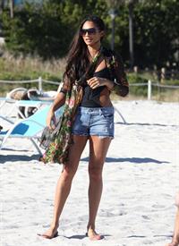 Alesha Dixon - Soaking in the sun in South Beach - FL - 15-12-10 (bikini)