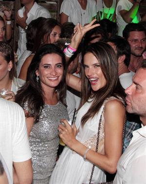 Alessandra Ambrosio - Cafe La Mosique, Brasil 1/1/13  