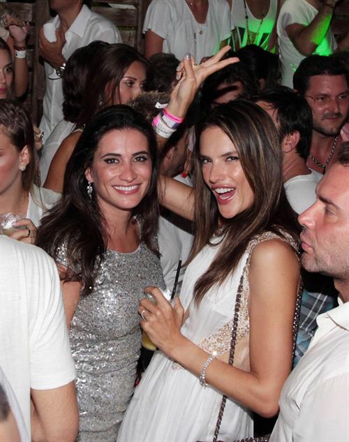 Alessandra Ambrosio - Cafe La Mosique, Brasil 1/1/13  