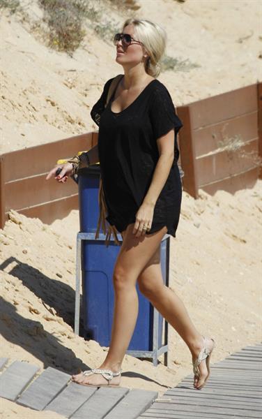 Alex Curran - Bikini candids spain - June 15, 2011