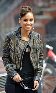 Alicia Keys filming her new music video in New York on October 30, 2009