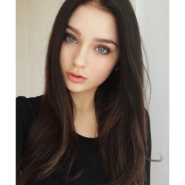 Sophi Knight Age