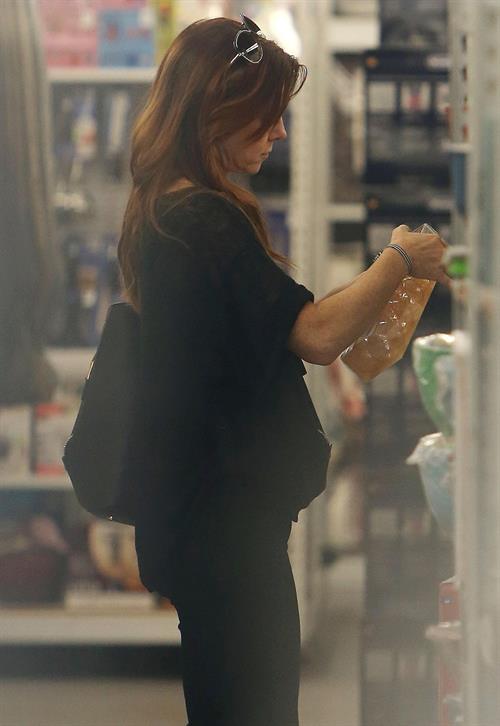Alyson Hannigan Goes shopping in Santa Monica (November 7, 2013) 
