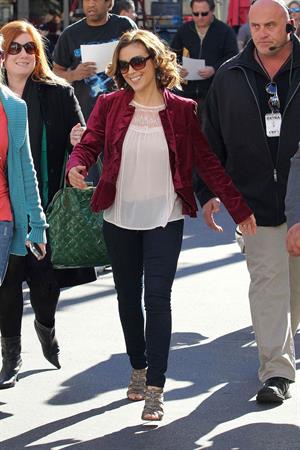 Alyssa Milano Extra at the Grove in Los Angeles November 30, 2010