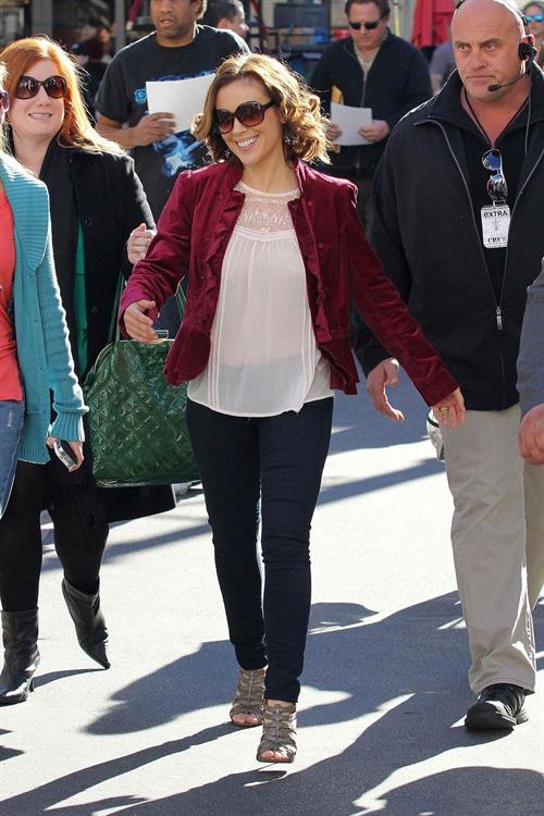Alyssa Milano Extra at the Grove in Los Angeles November 30, 2010