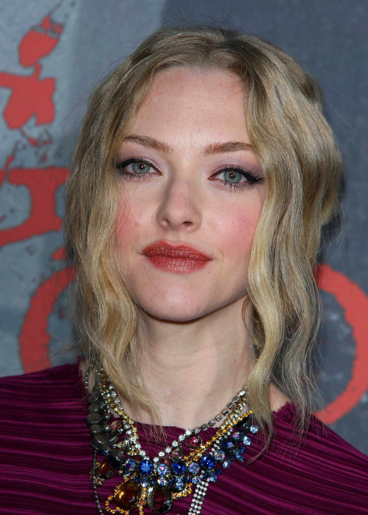 Amanda Seyfried Los Angeles premiere of Red Riding Hood at Graumans Chinese Theatre on March 7, 2011