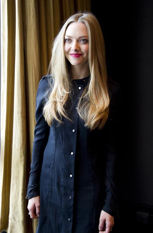 Amanda Seyfried  Les Miserables  Photocall 12/2/12  