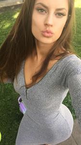 Hannah Stocking taking a selfie