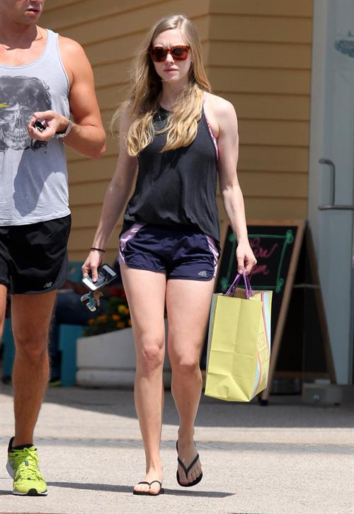 Amanda Seyfried Shopping In Los Angeles June 5, 2012