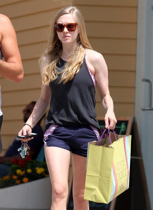 Amanda Seyfried Shopping In Los Angeles June 5, 2012