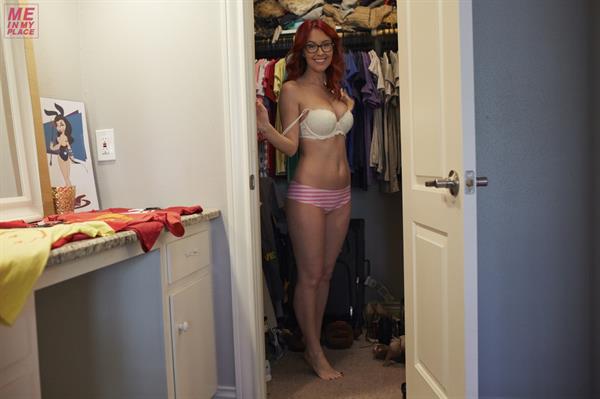 Meg Turney - Me in My Place - shows us around her room