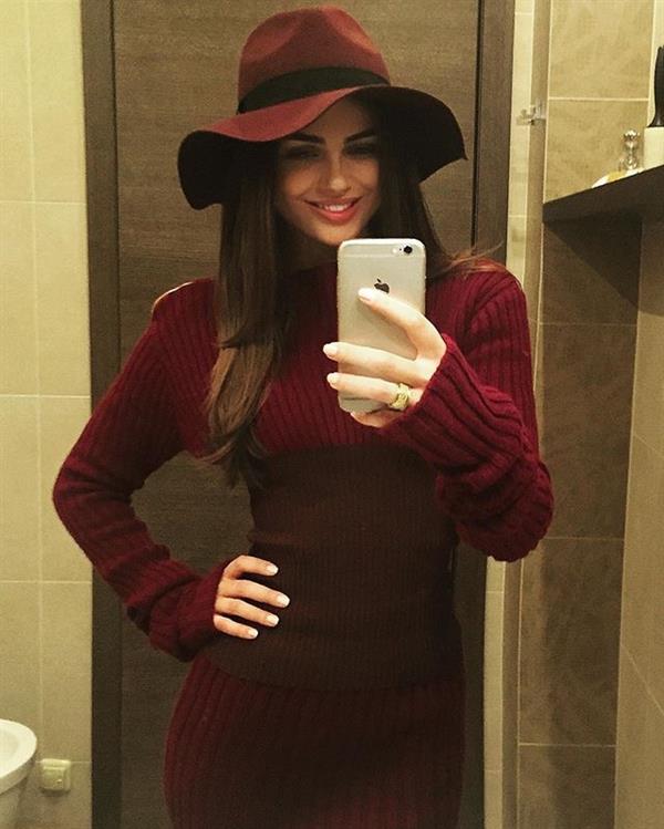 Xenia Deli taking a selfie