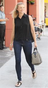 Amy Smart - Leaving The Farm after having lunch in Los Angeles - August 1, 2012