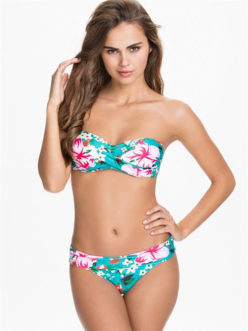 Xenia Deli in a bikini