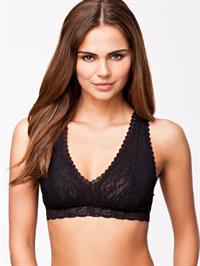 Xenia Deli in lingerie