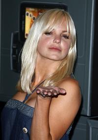 Anna Faris T Mobile Sidekick launch 