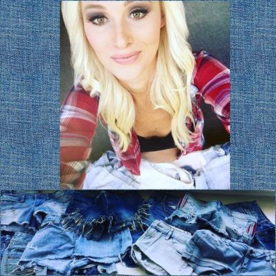 Tomi Lahren taking a selfie