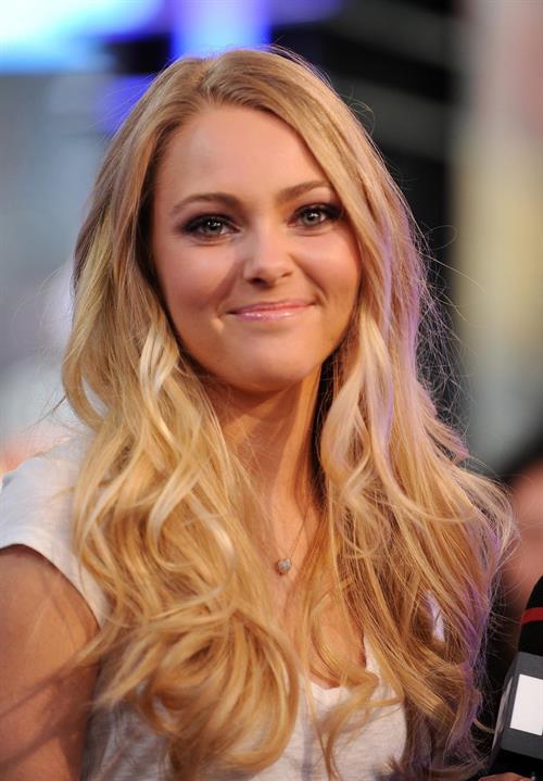 Annasophia Robb MTV the Seven Studios on April 4, 2011