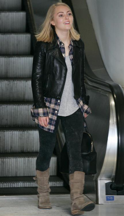 AnnaSophia Robb – at LAX Airport 1/12/13  