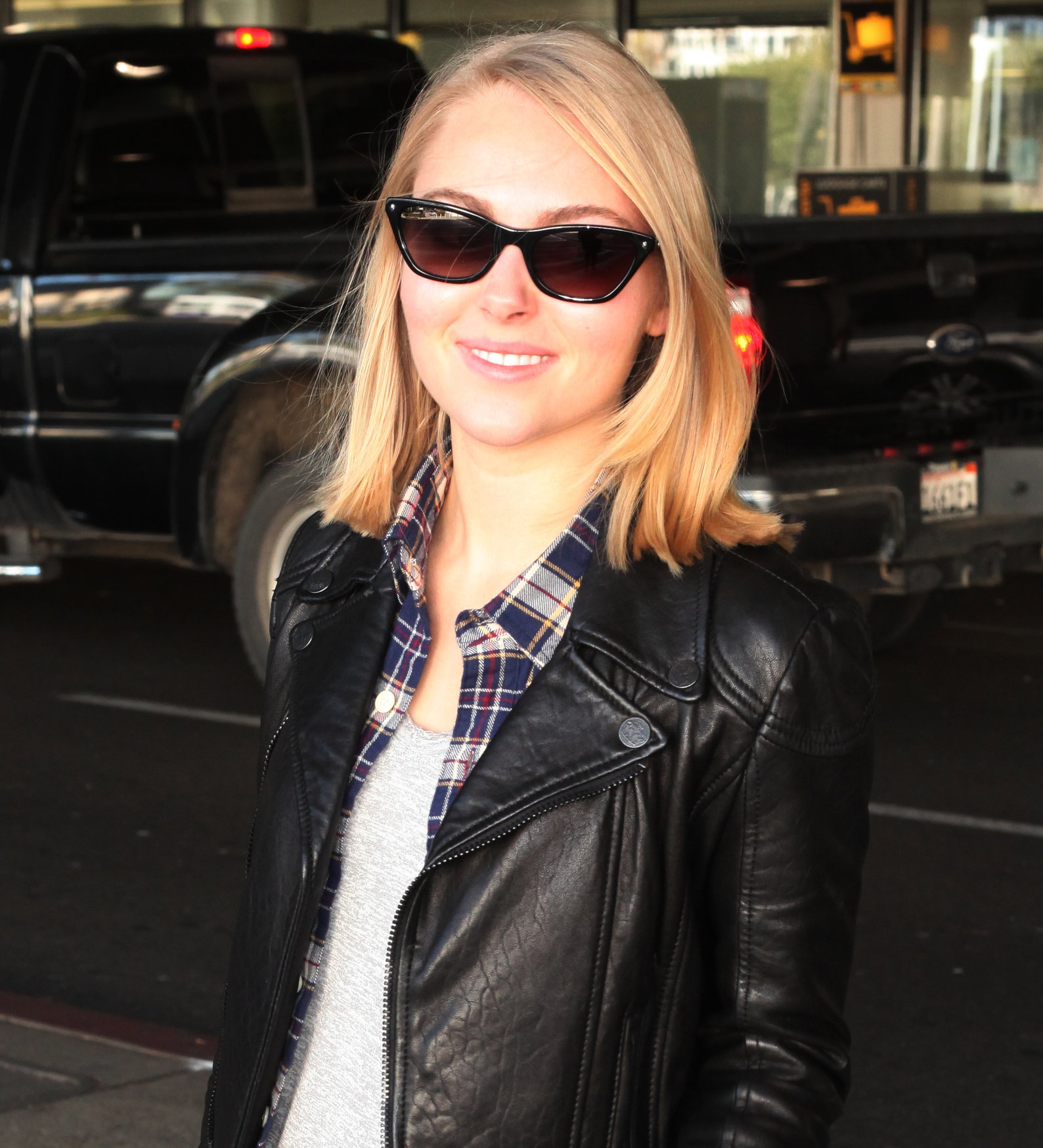 AnnaSophia Robb Pictures AnnaSophia Robb – at LAX Airport 1/12/13