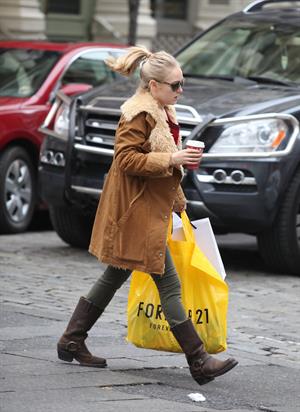 AnnaSophia Robb out shopping in New York City 12/21/12 