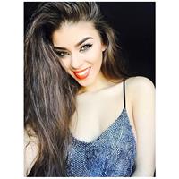 Sandra Fennou taking a selfie