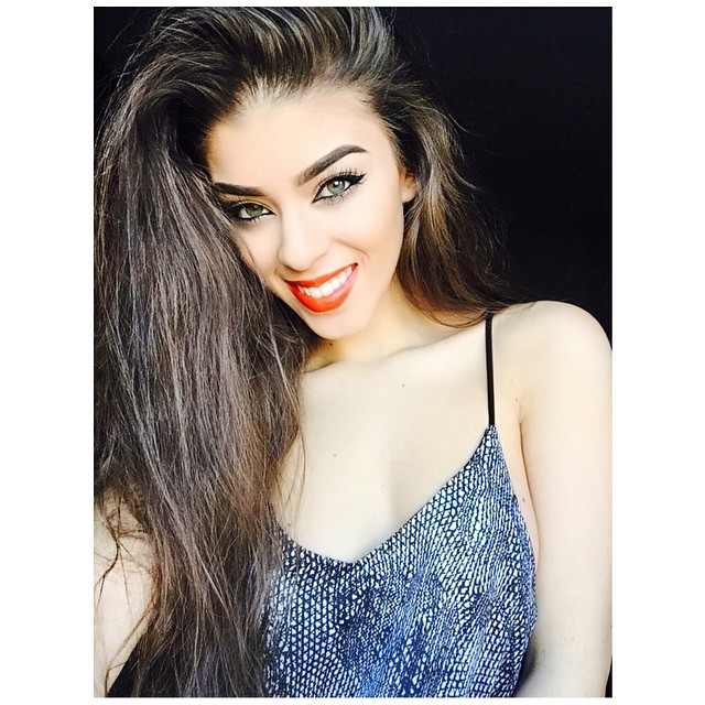 Sandra Fennou taking a selfie