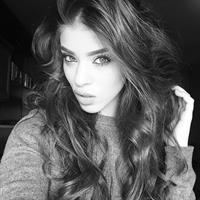 Sandra Fennou taking a selfie