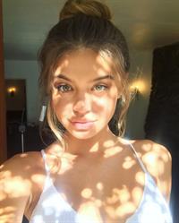 Sofia Jamora taking a selfie