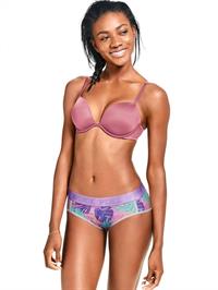 Zuri Tibby in lingerie