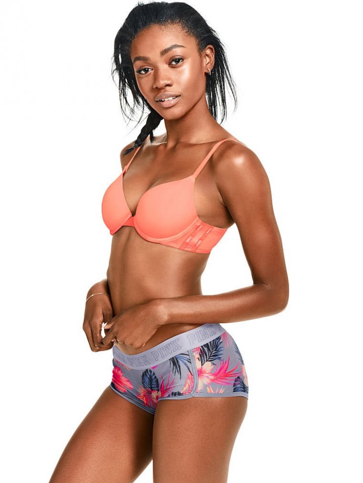 Zuri Tibby in lingerie