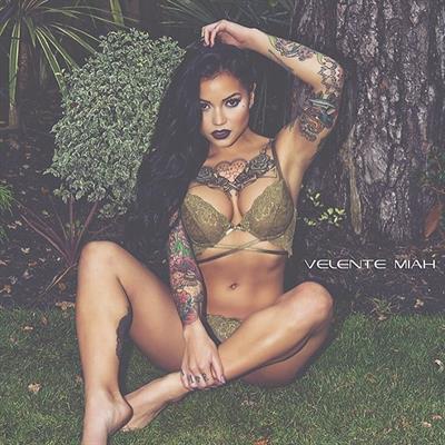 Kayla Cadorna in lingerie