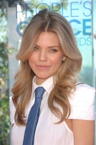AnnaLynne McCord attends the People's Choice Awards 2011 press conference in West Hollywood on 9-11-2010