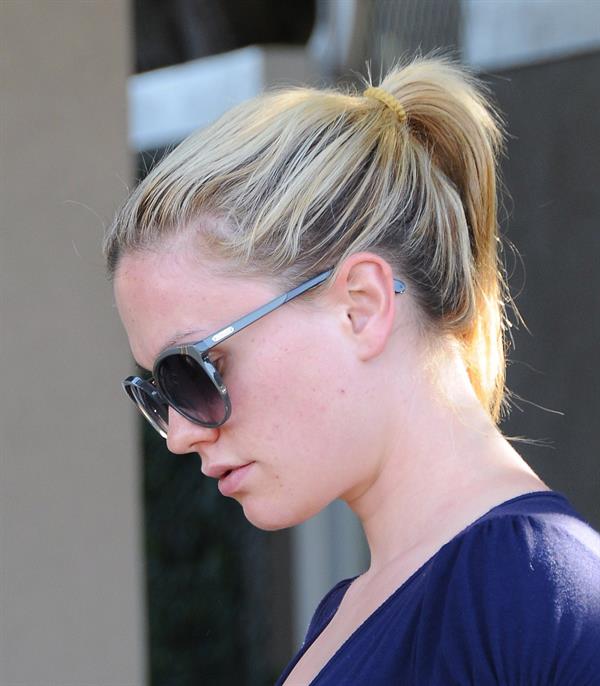 Anna Paquin leaves a skin clinic in West Hollywood on September 25, 2010 